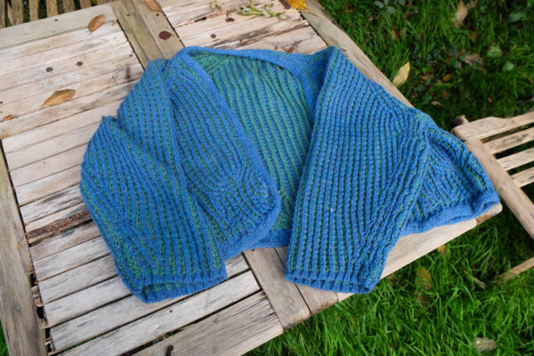 Brioche cardigan knitted with recyled wool